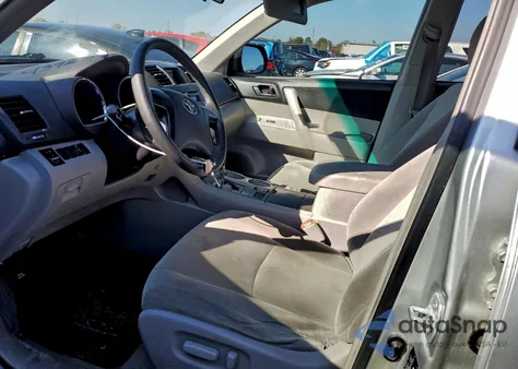 2010 Toyota Highlander из США, поврежденный, VIN 5TDZK3EH5AS011236